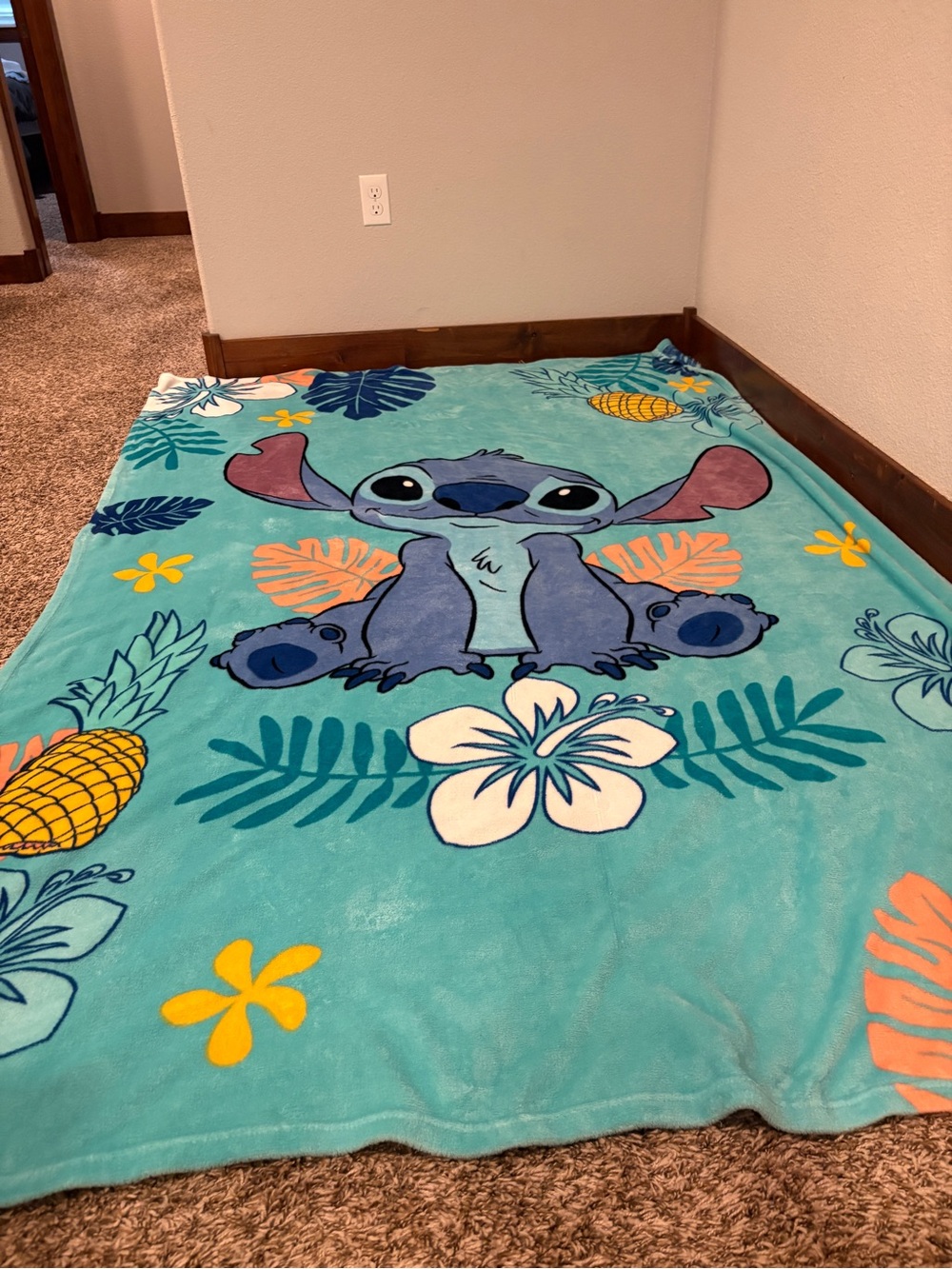 Disney Lilo & Stitch Twin Blanket Tropical Floral Pineapple Blue Plush